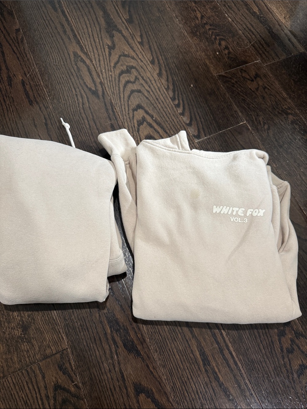 White Fox Boutique Cream Vol.3 Sweatshirt & Joggers Set notice 2 stains